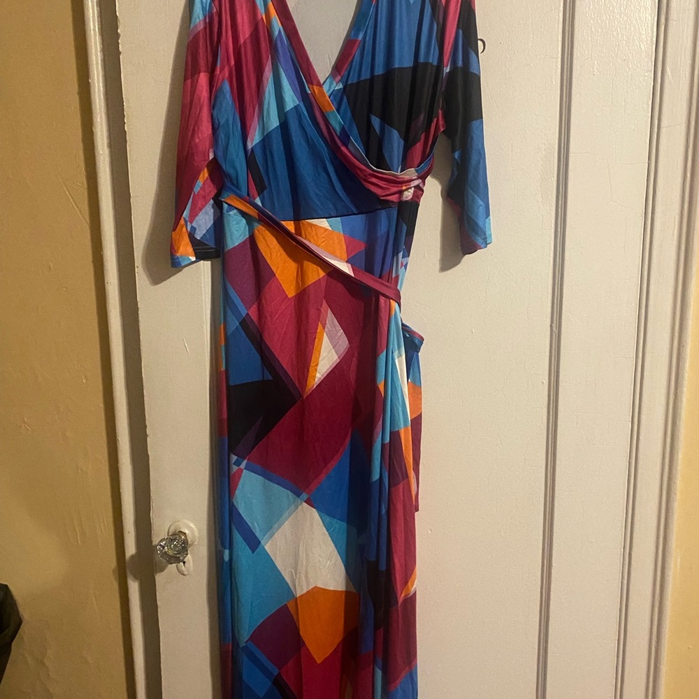 Maxi dress cross over size 2x very long 5”4 and teller height